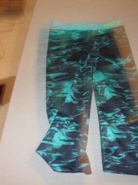 Nike Pro Leggings Size Medium